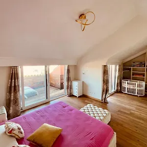 Banus Hause Apartamento
