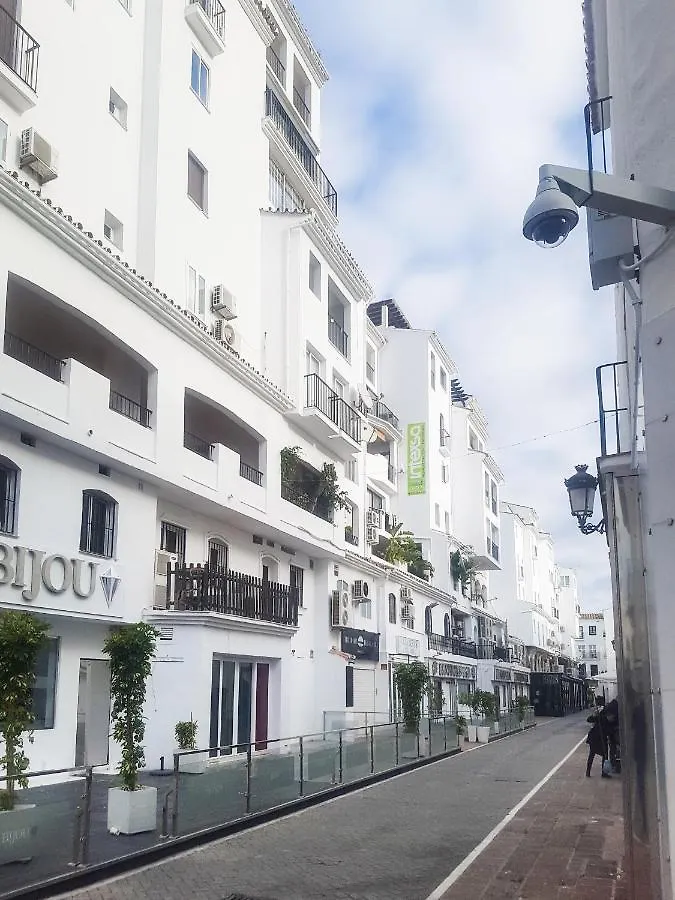 Homelystay- Marbella, Puerto Banus 0*, Марбелья