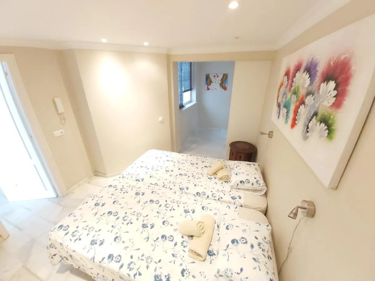 Homelystay- Marbella, Puerto Banus Апартаменты